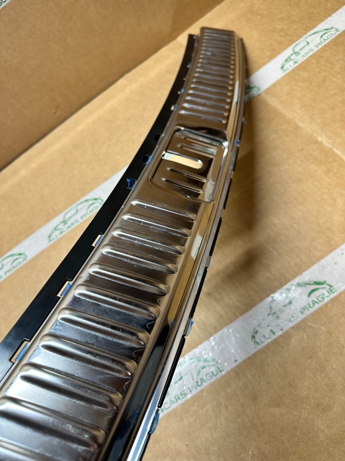 VW TOUAREG 2011-2012 ABDECKUNG FUR SCHLOSSTRAGER EDELSTAHL 7P0863459E ORIG.NEU!! - Obrázek 7