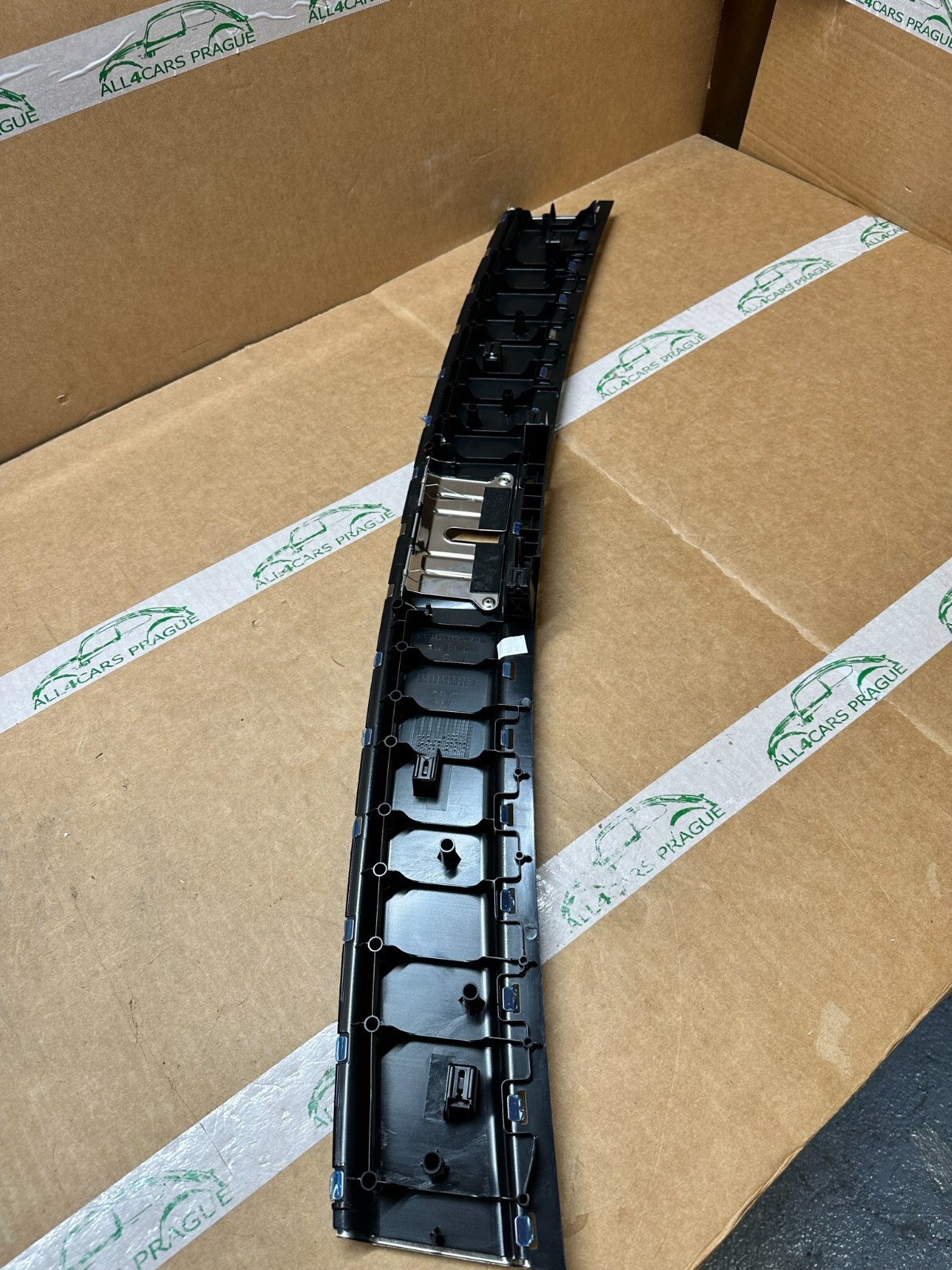 VW TOUAREG 2011-2012 ABDECKUNG FUR SCHLOSSTRAGER EDELSTAHL 7P0863459E ORIG.NEU!! - Obrázek 10