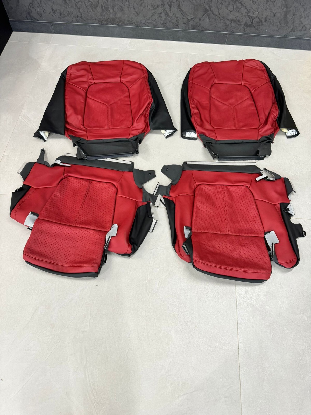 VW TOUAREG 7P SITZBEZUG ROT LEDER SPORT SITZ BETZUGEN SITZEN VORN ORIG.NEU TEIL - Obrázek 3