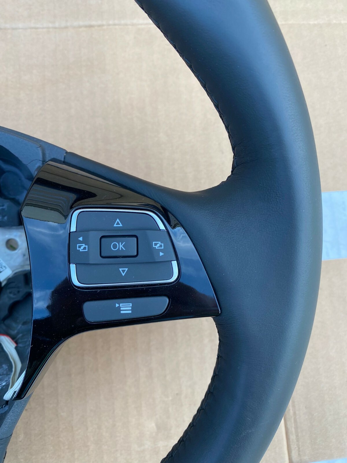 VW TOUAREG 7P SPORT LEDERLENKRAD 3 SPEICHEN MIT MFA 7P6419091D NGB ORIGINAL - Obrázek 7