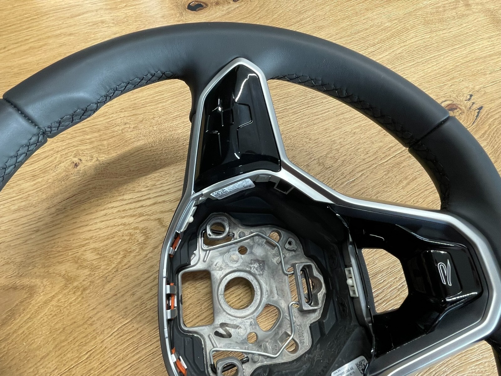VW TOUAREG III CR7 SPORT LEDER LENKRAD R 760419089P - NUR 1378 KM STAND ORIG VW - Obrázek 12