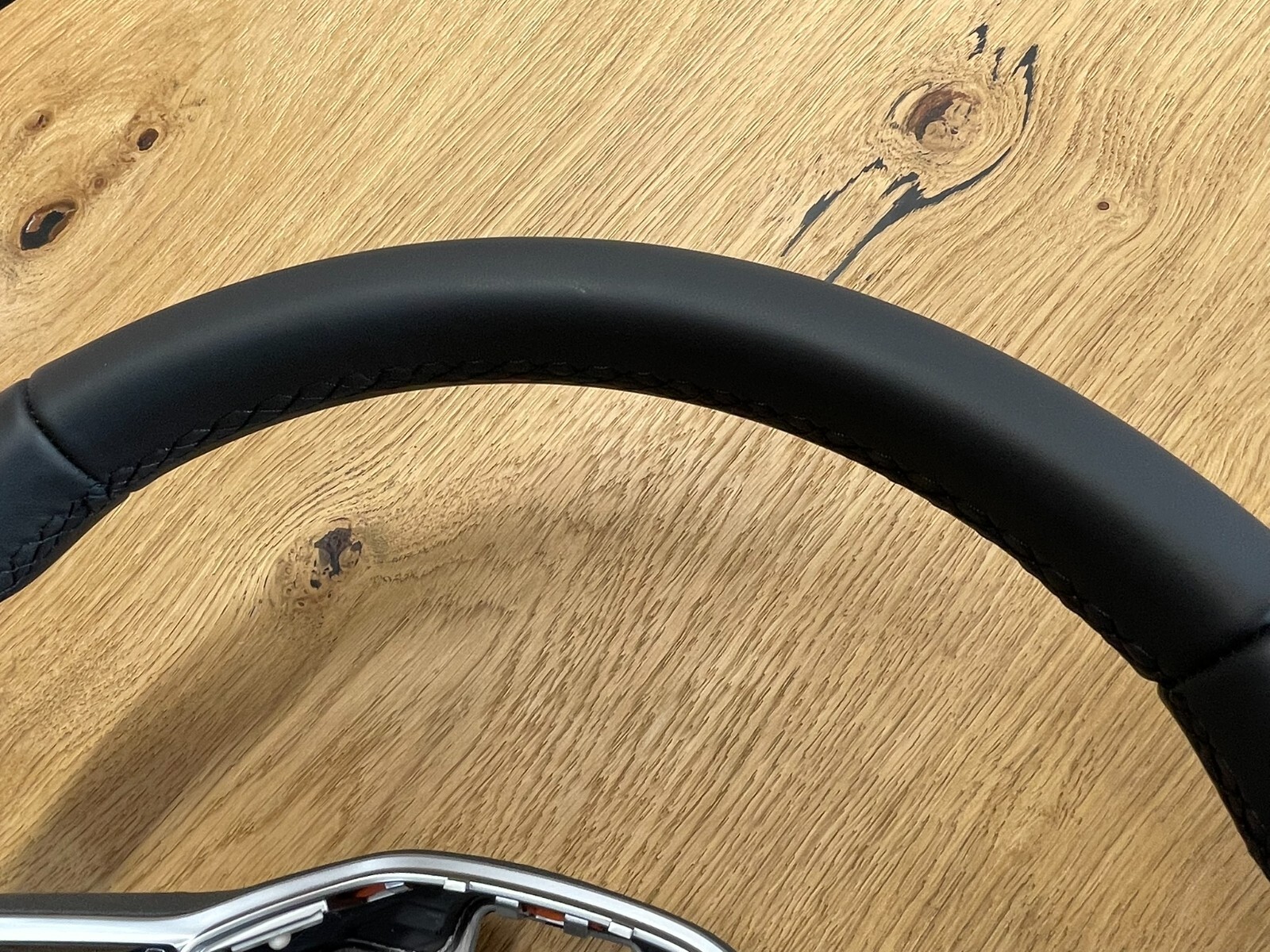 VW TOUAREG III CR7 SPORT LEDER LENKRAD R 760419089P - NUR 1378 KM STAND ORIG VW - Obrázek 13