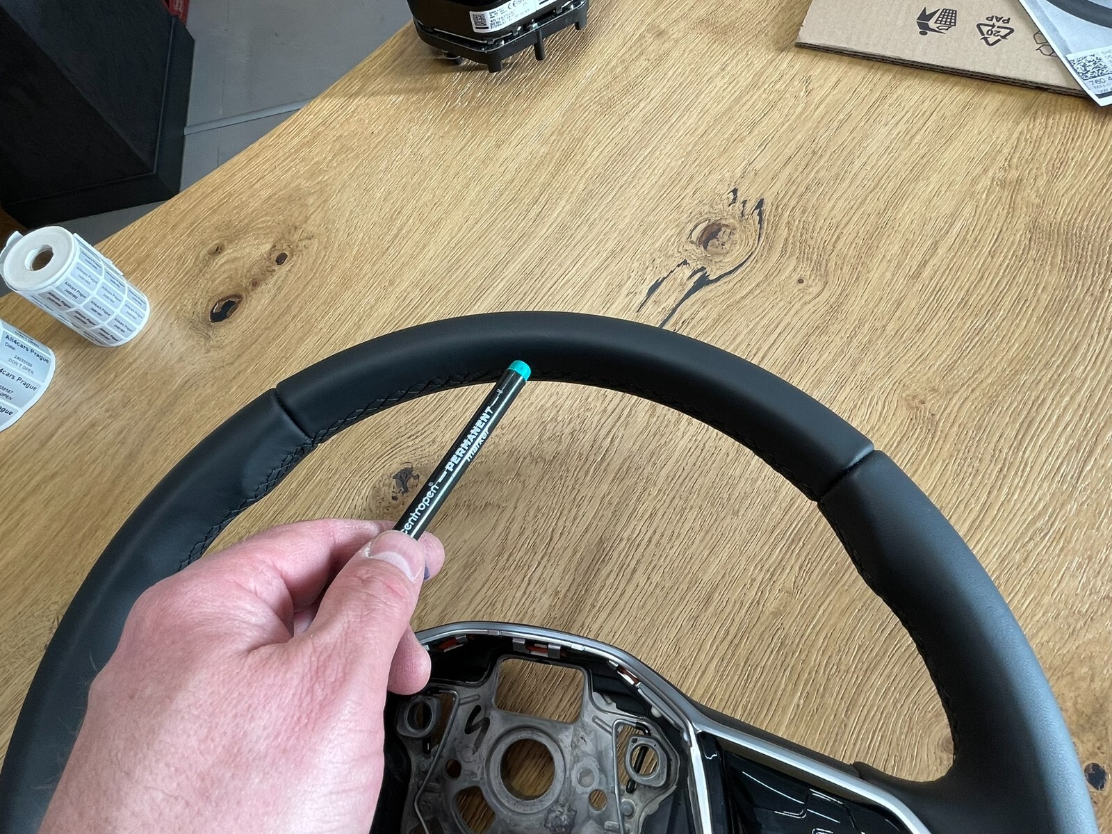 VW TOUAREG III CR7 SPORT LEDER LENKRAD R 760419089P - NUR 1378 KM STAND ORIG VW - Obrázek 14