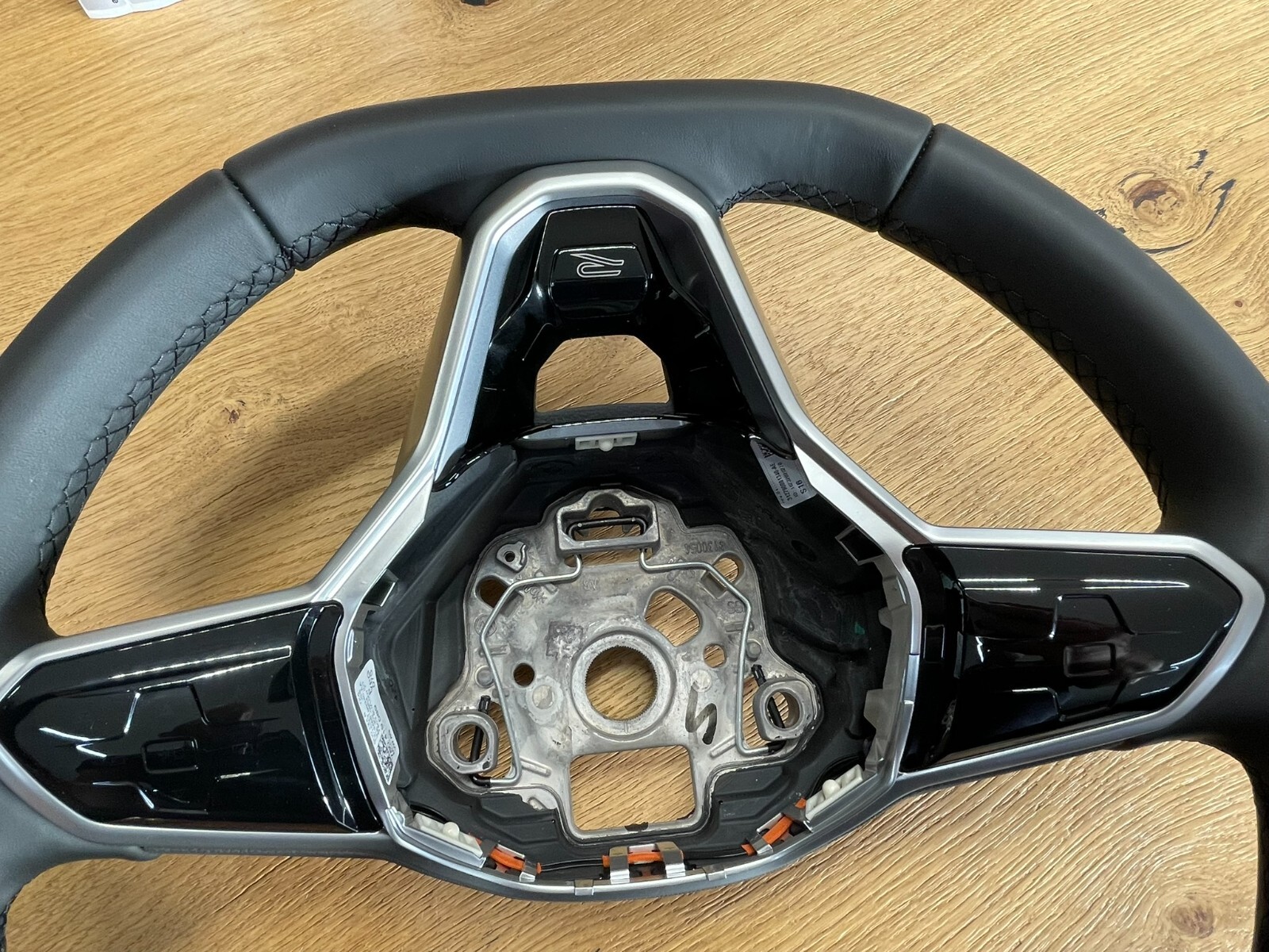 VW TOUAREG III CR7 SPORT LEDER LENKRAD R 760419089P - NUR 1378 KM STAND ORIG VW - Obrázek 18