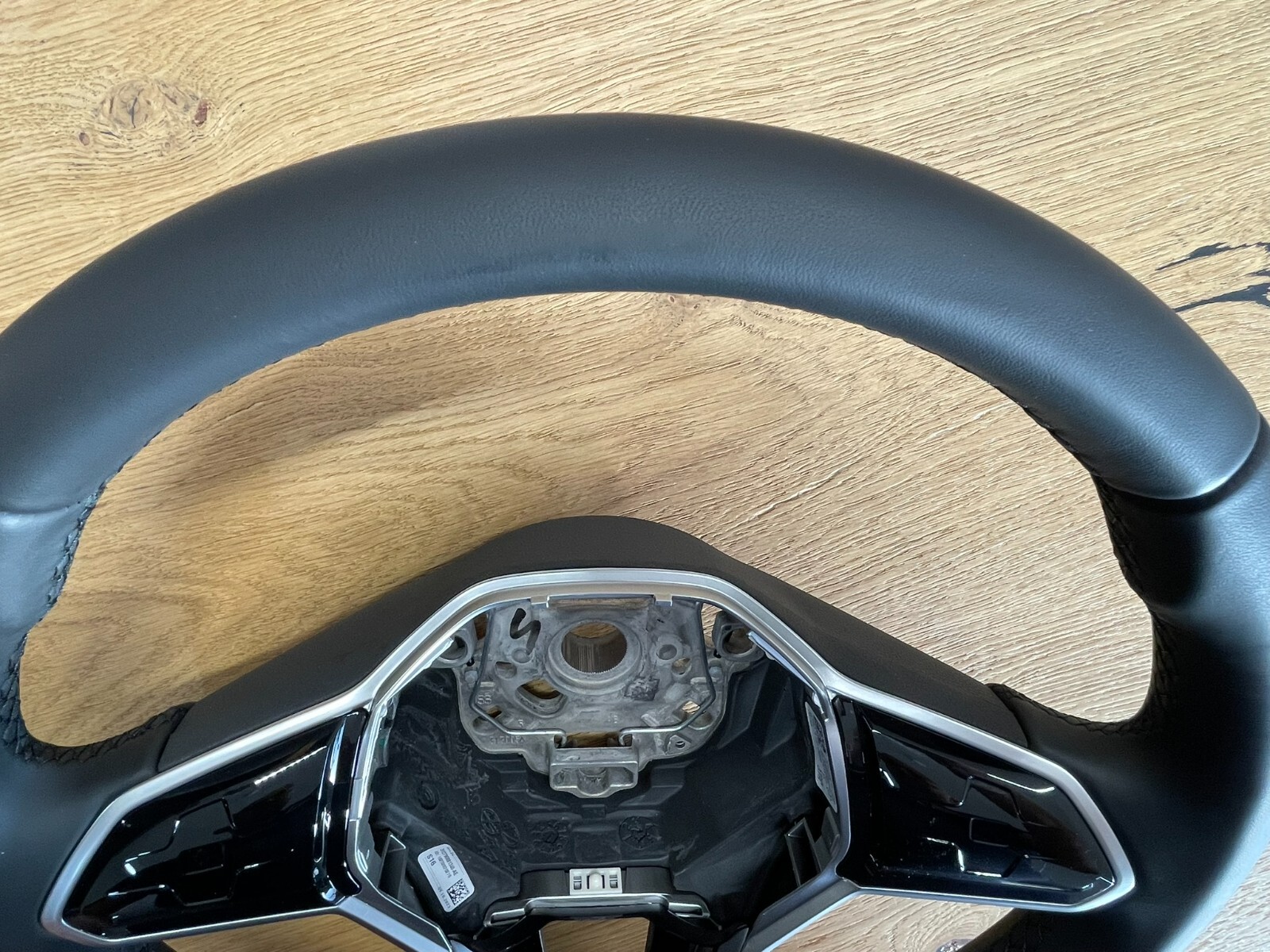 VW TOUAREG III CR7 SPORT LEDER LENKRAD R 760419089P - NUR 1378 KM STAND ORIG VW - Obrázek 20