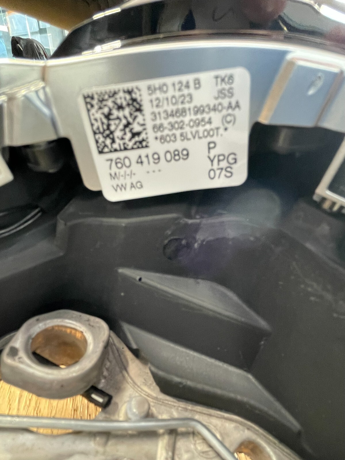 VW TOUAREG III CR7 SPORT LEDER LENKRAD R 760419089P - NUR 1378 KM STAND ORIG VW - Obrázek 3