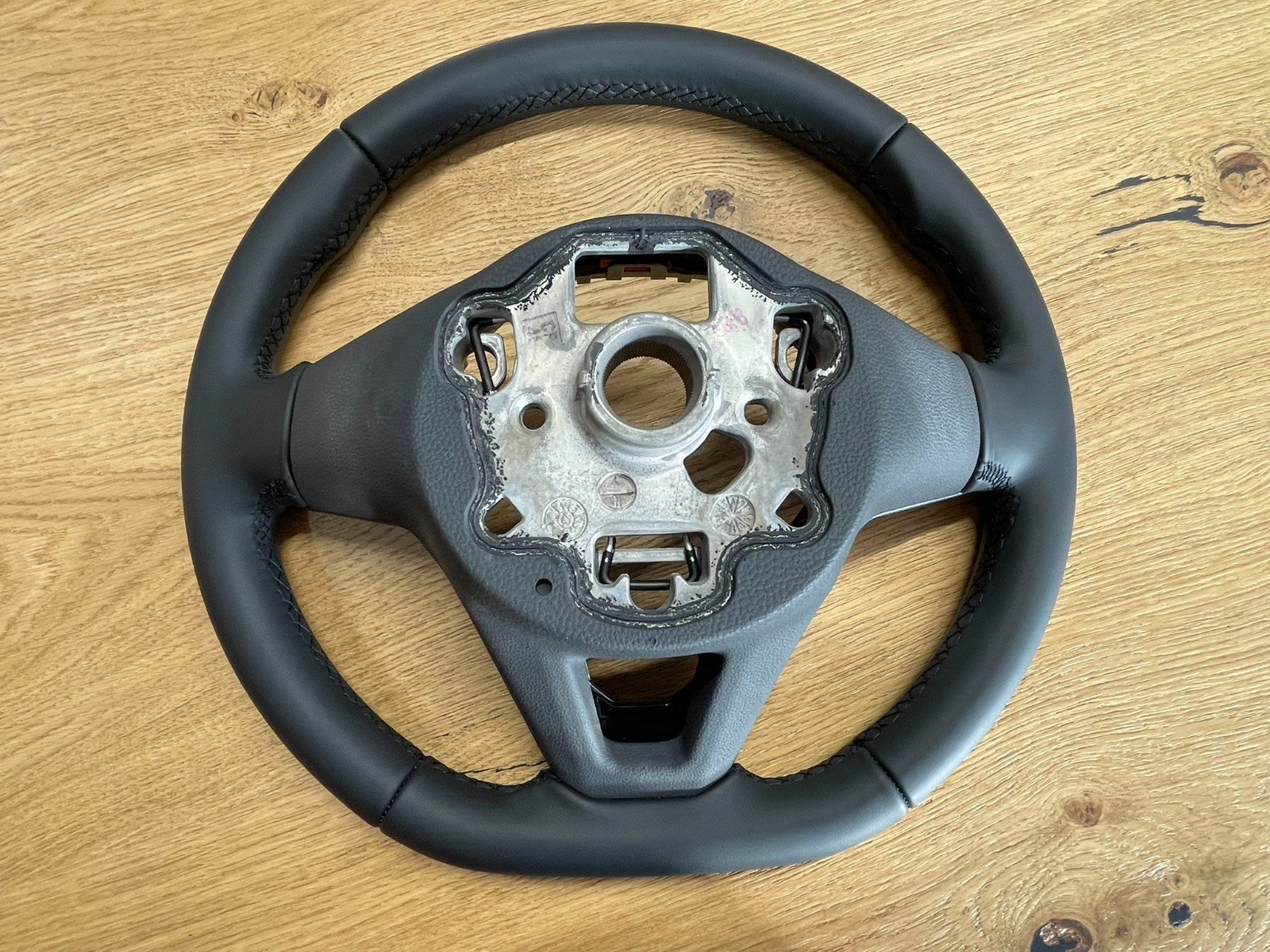 VW TOUAREG III CR7 SPORT LEDER LENKRAD R 760419089P - NUR 1378 KM STAND ORIG VW - Obrázek 21