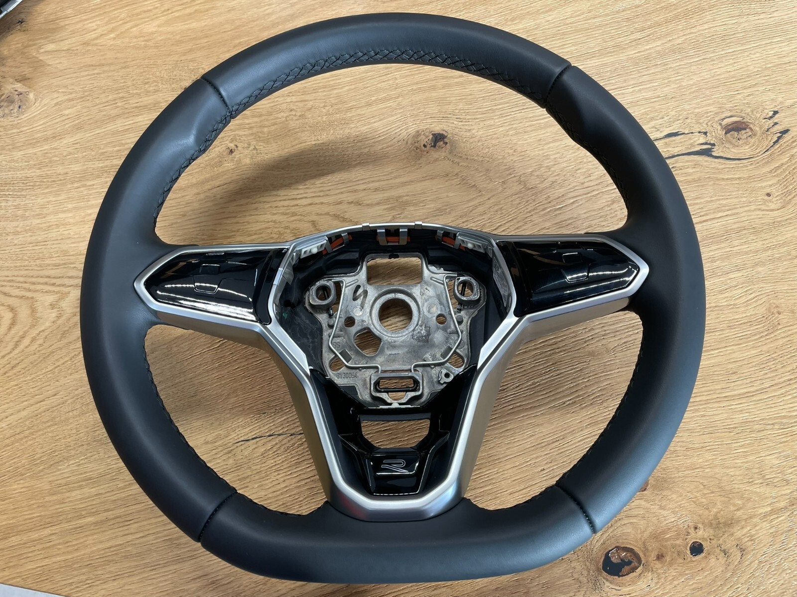 VW TOUAREG III CR7 SPORT LEDER LENKRAD R 760419089P - NUR 1378 KM STAND ORIG VW - Obrázek 8