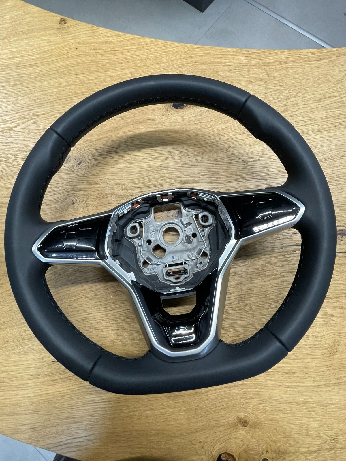 VW TOUAREG MULTIFUNKTIONS LEDER LENKRAD SPORT "R" 760419089Q FAST NEU TEST CAR - Obrázek 16