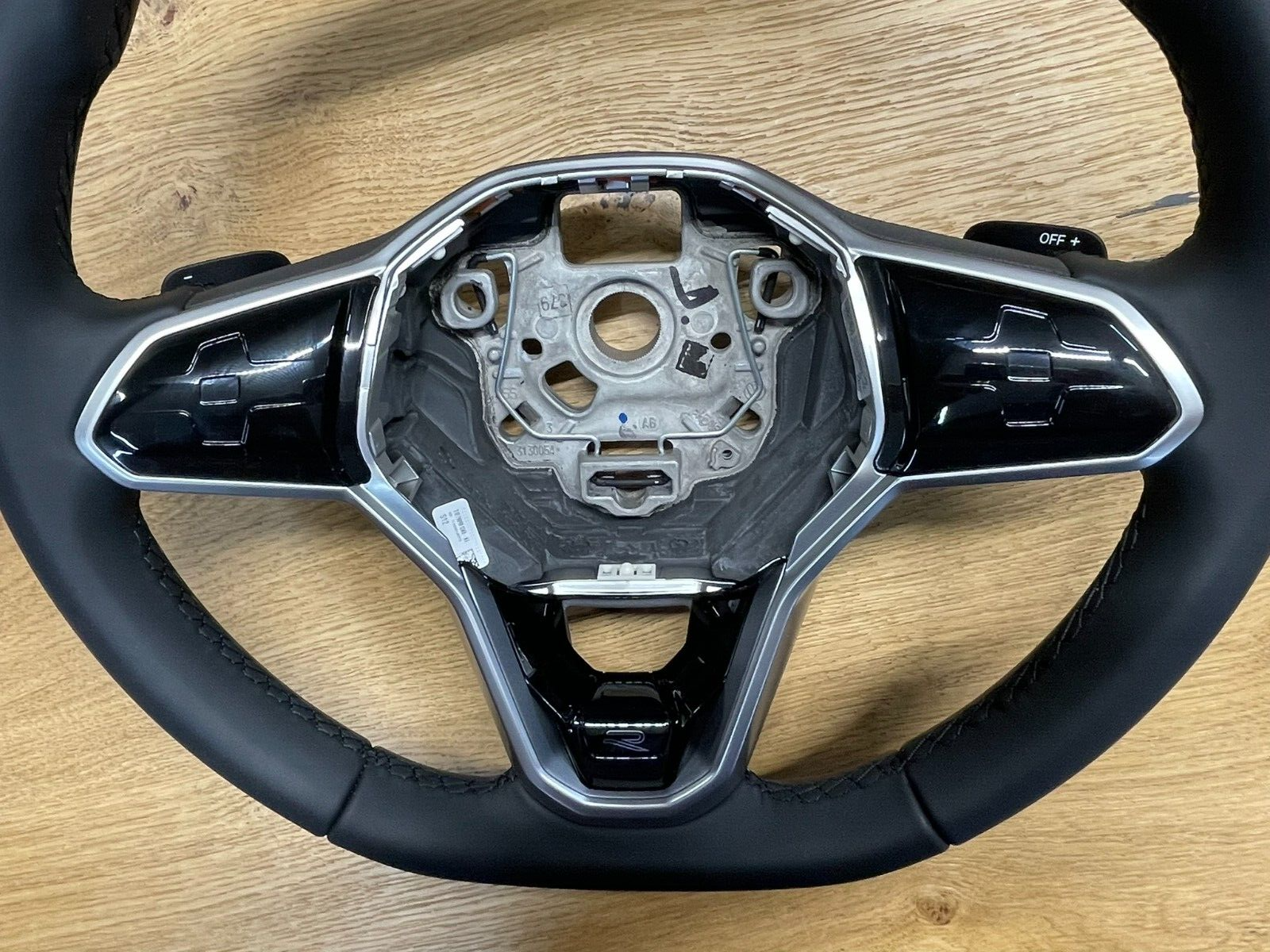 VW TOUAREG MULTIFUNKTIONS LEDER LENKRAD SPORT "R" 760419089Q FAST NEU TEST CAR - Obrázek 3