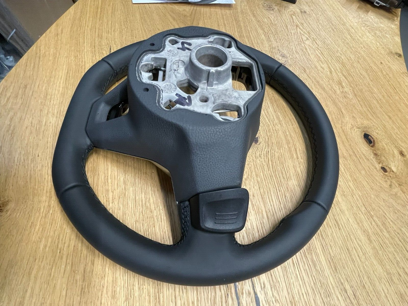 VW TOUAREG MULTIFUNKTIONS LEDER LENKRAD SPORT "R" 760419089Q FAST NEU TEST CAR - Obrázek 24