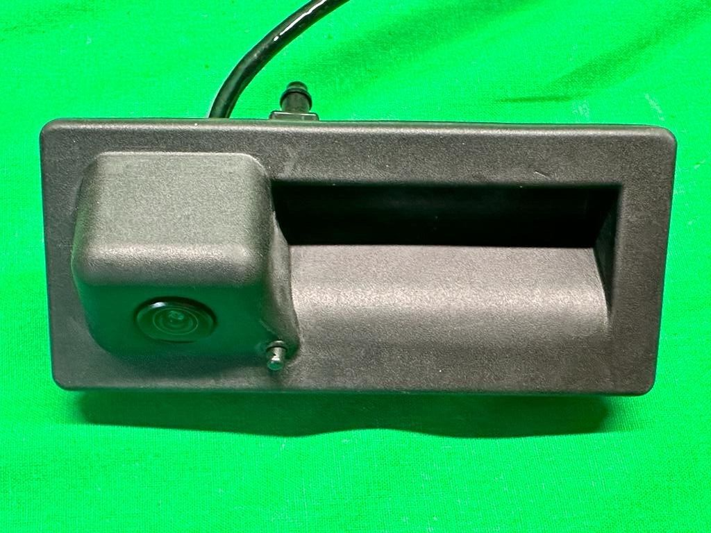 VW TOURAN 5T HECKKLAPPENGRIFF HINTEN MIT KAMERA 5TA827566B ORIGINAL VW NEU TEIL! - Obrázek 13