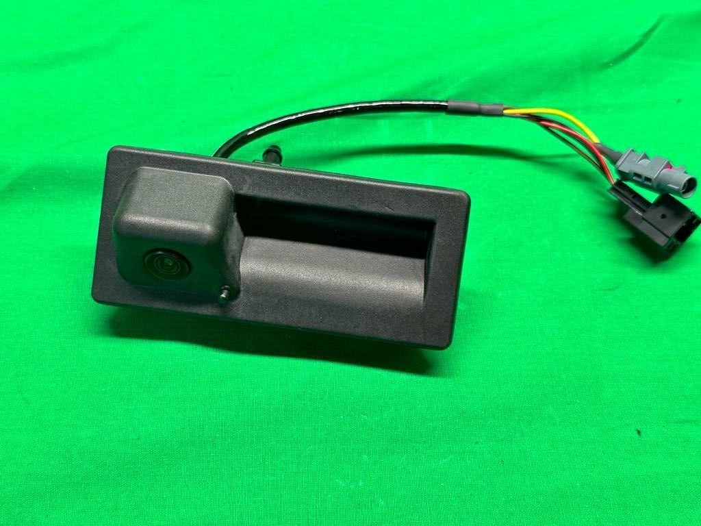 VW TOURAN 5T HECKKLAPPENGRIFF HINTEN MIT KAMERA 5TA827566B ORIGINAL VW NEU TEIL!