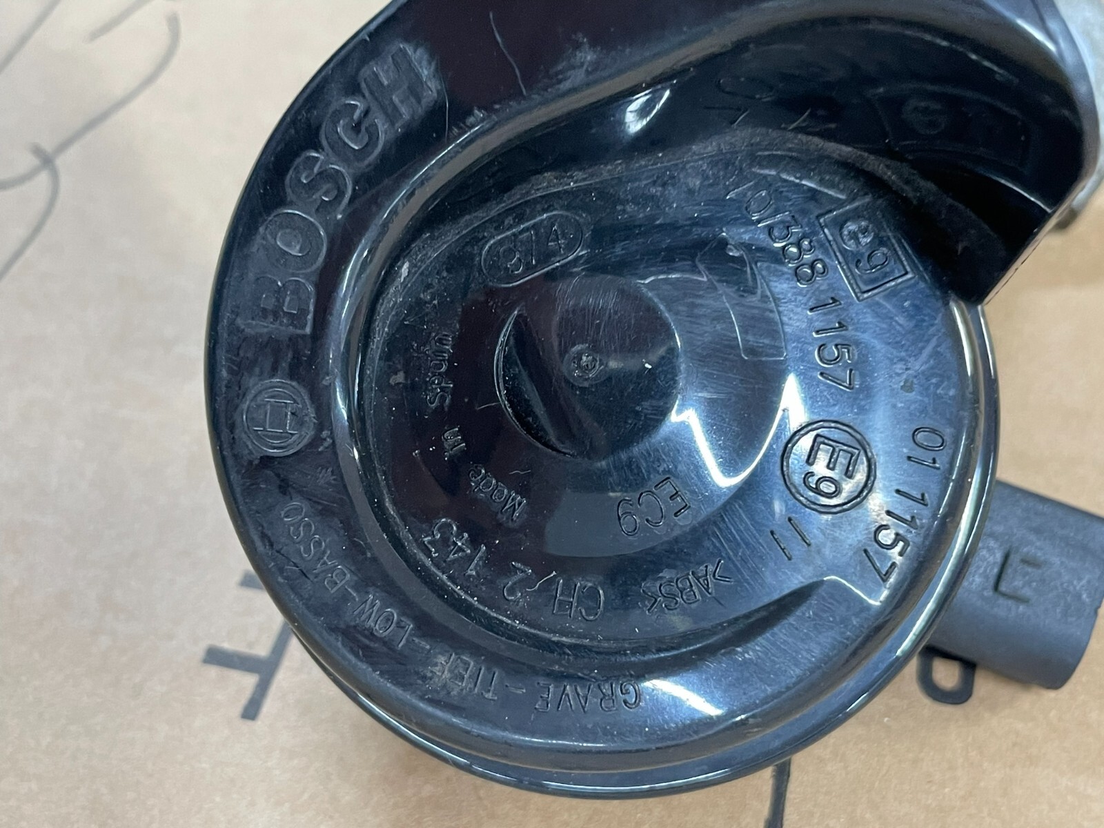 5C0951221B VW SKODA SEAT SIGNALHORN TIEFTON FANFARE 5C0951221B ORIG.VW TEIL - Obrázek 10