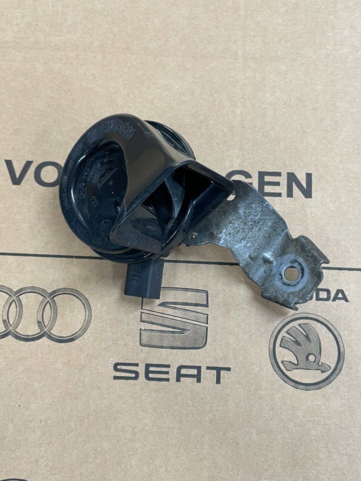 5C0951221B VW SKODA SEAT SIGNALHORN TIEFTON FANFARE 5C0951221B ORIG.VW TEIL