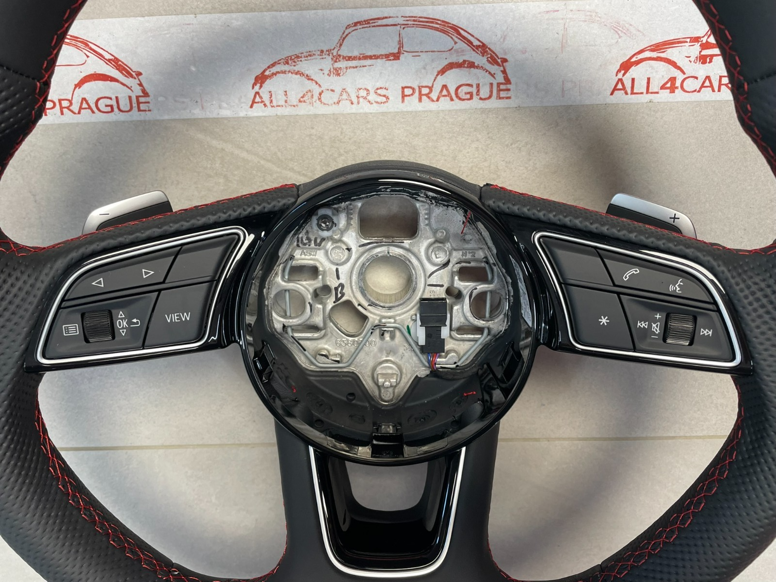 AUDI A3 S3 8Y LENKRAD SPORT ABGEFLACHT GELOCHT SCHALTWIPPEN 8Y0419091Q ORIG NEU - Obrázek 3