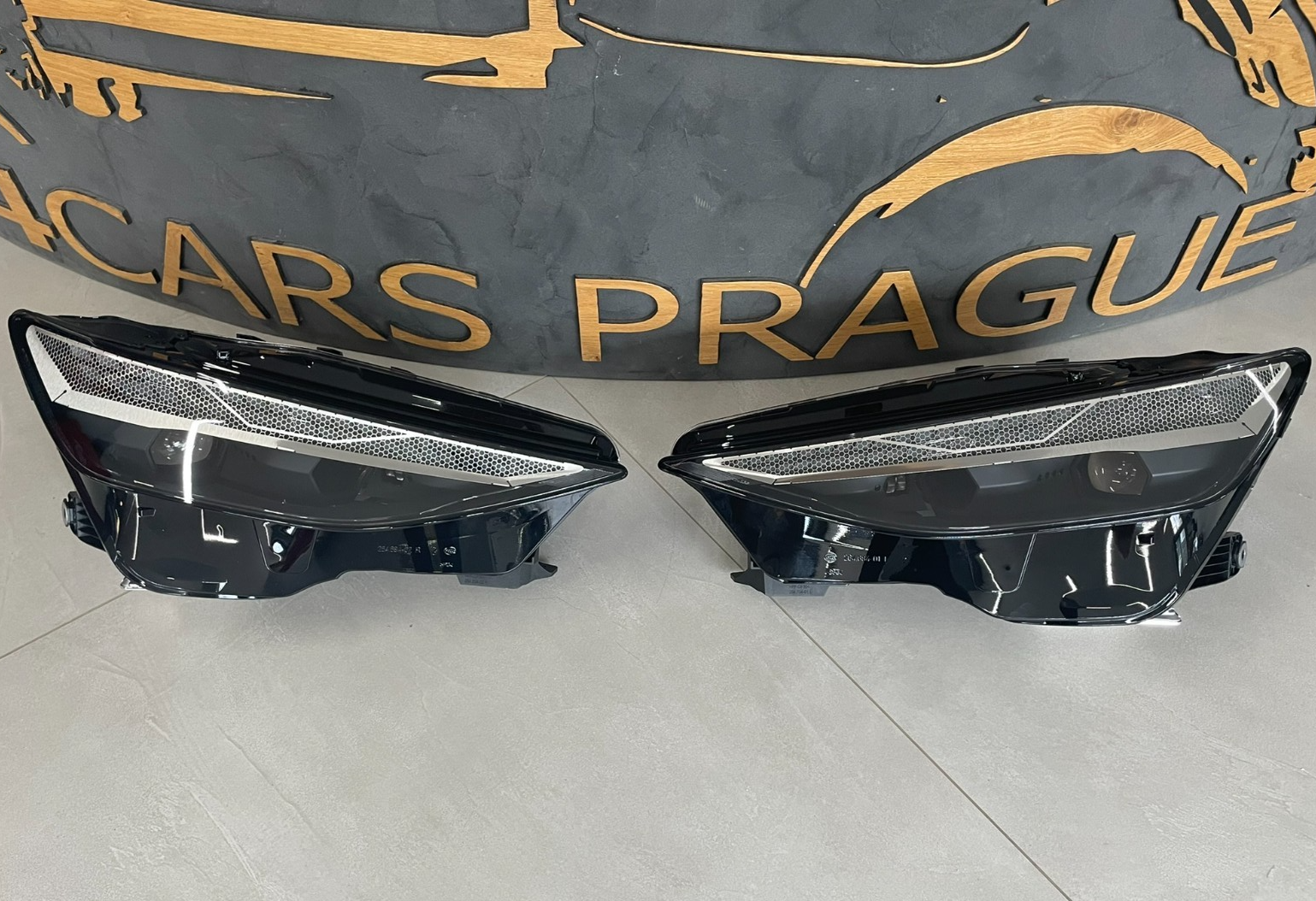 AUDI A6 C9 FRONT SCHEINWERFER LED L+R KOMPLET 4P0941003 + 4P0941004 ORIG NEU !