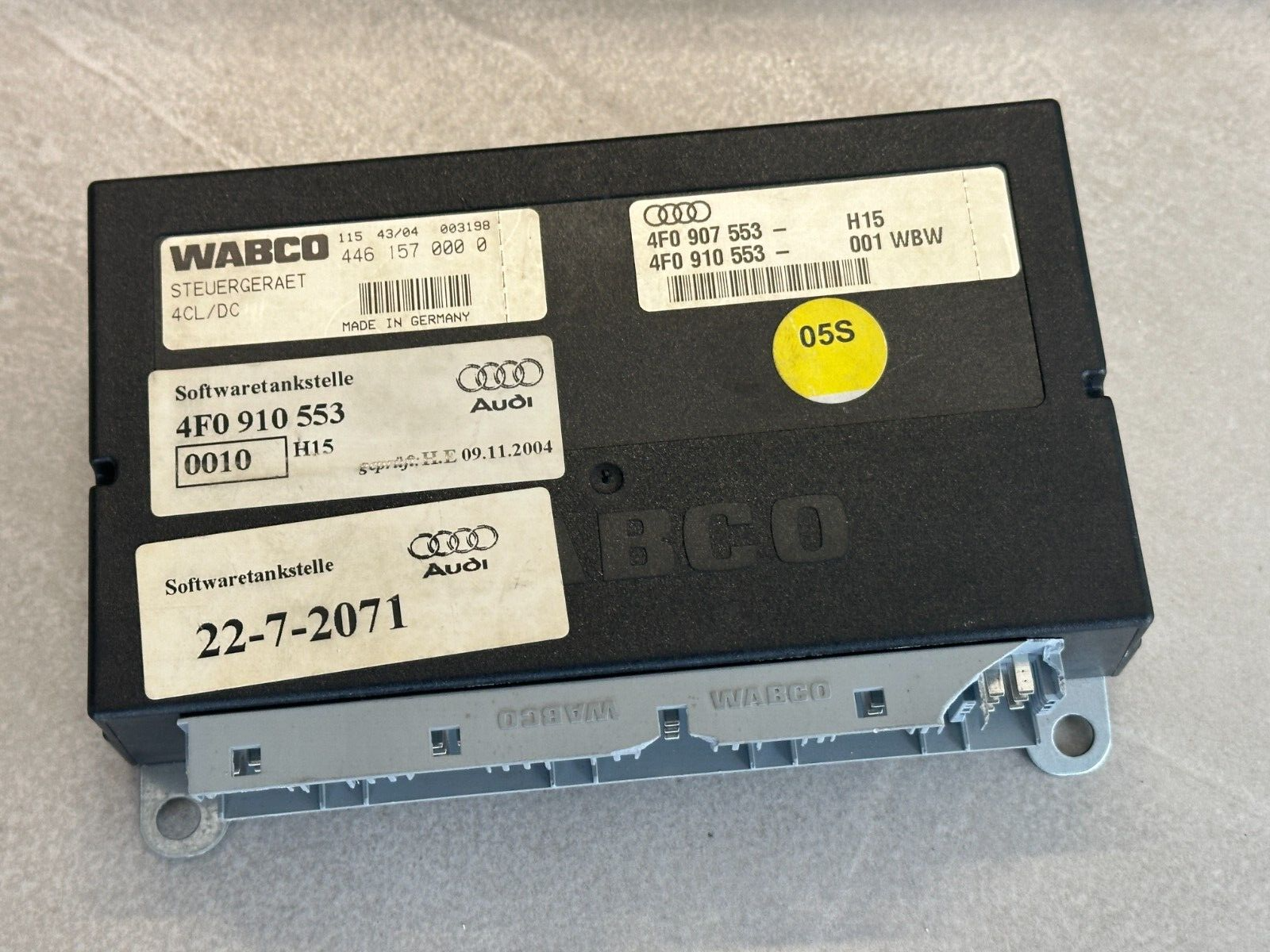 AUDI A6 FAHRWERKSTEUERGERÄT FÜR NIVEAUREGELUNG 4F0910553 FAST NEU DEMONT V TEST. - Obrázek 4