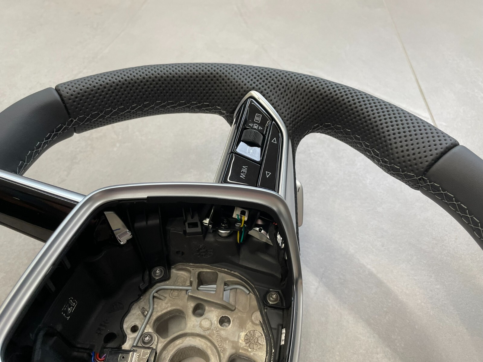 AUDI A6 S6 A7 S7 C8 4K AUDI S SPORT LEDER LENKRAD ABGEFLACHT GELOCHT ORIG.NEU - Obrázek 15