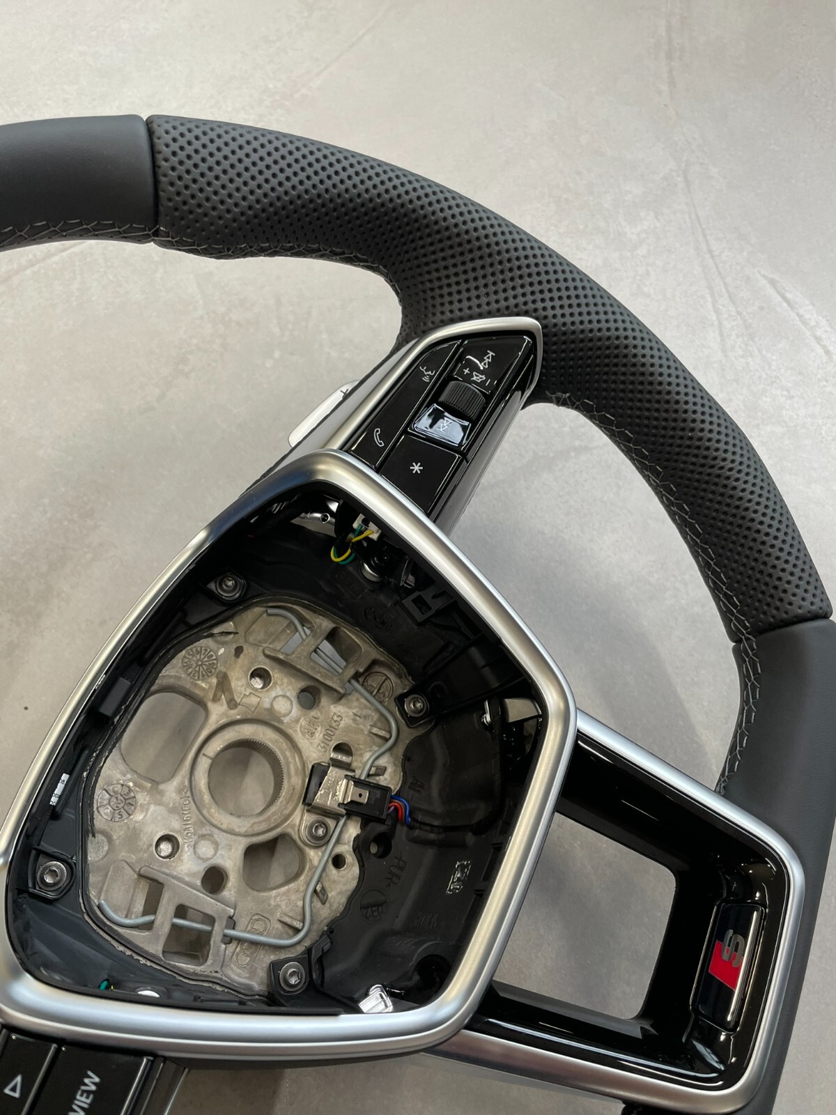 AUDI A6 S6 A7 S7 C8 4K AUDI S SPORT LEDER LENKRAD ABGEFLACHT GELOCHT ORIG.NEU - Obrázek 6