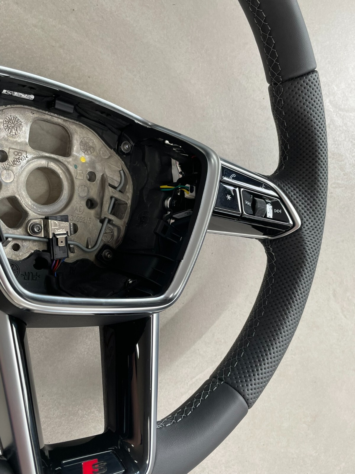 AUDI A6 S6 A7 S7 C8 4K AUDI S SPORT LEDER LENKRAD GELOCHT MIT PADELS NEU ORIG. ! - Obrázek 8