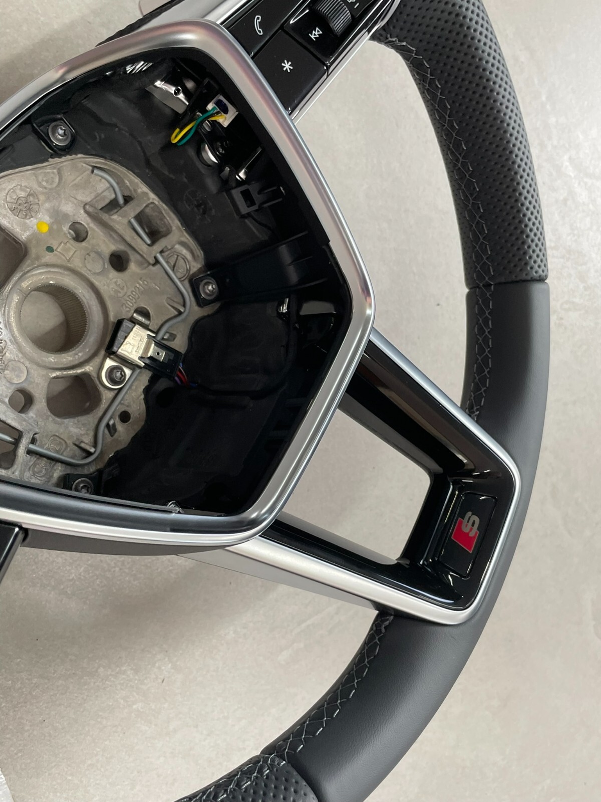 AUDI A6 S6 A7 S7 C8 4K AUDI S SPORT LEDER LENKRAD GELOCHT MIT PADELS NEU ORIG. ! - Obrázek 9