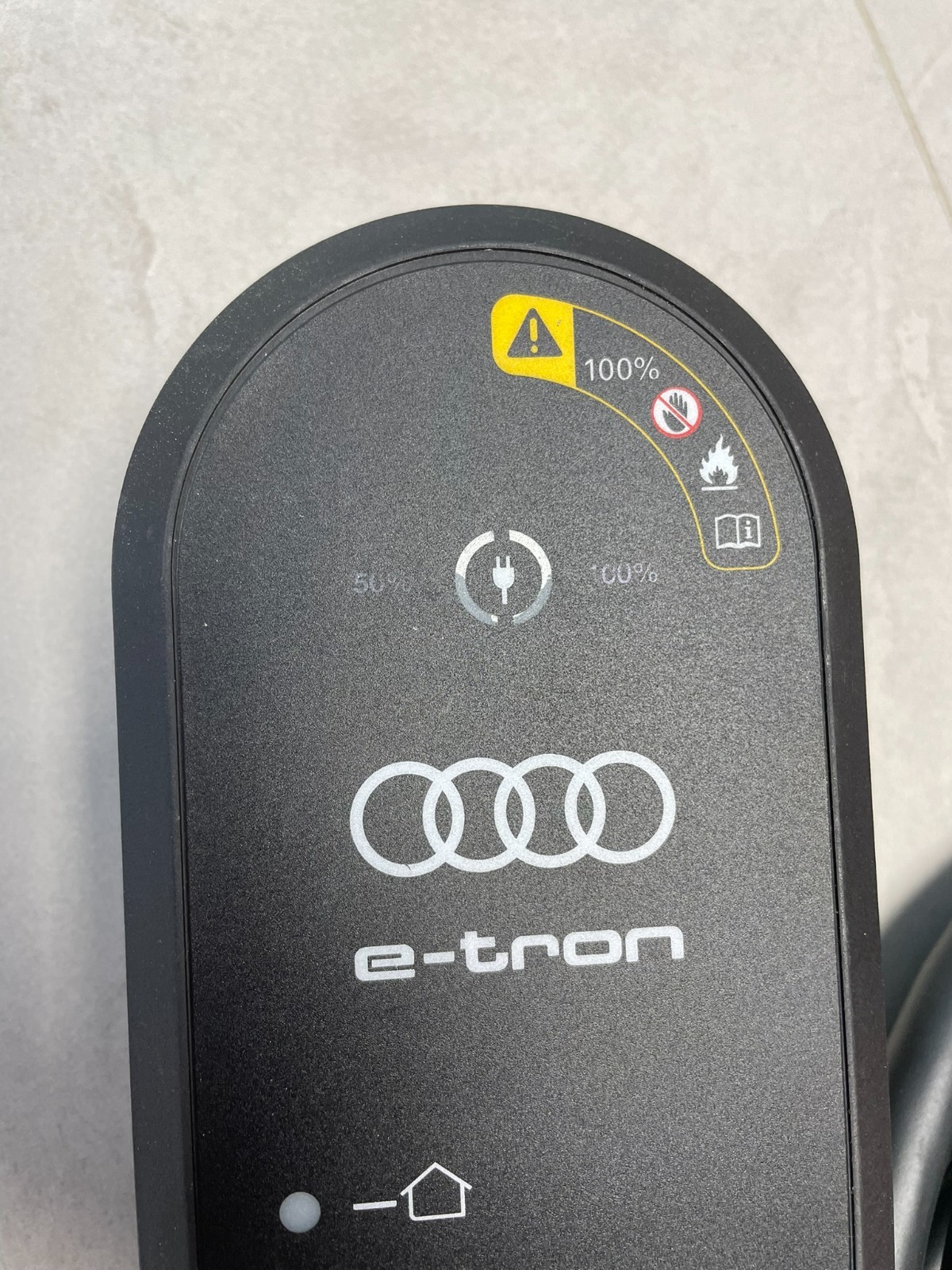 AUDI CHARGER MIT LADEKABEL FÜR AUDI ELEKTROAUTOS 8V4971675BB 9.6 KW ORIG.AUDI ! - Obrázek 7