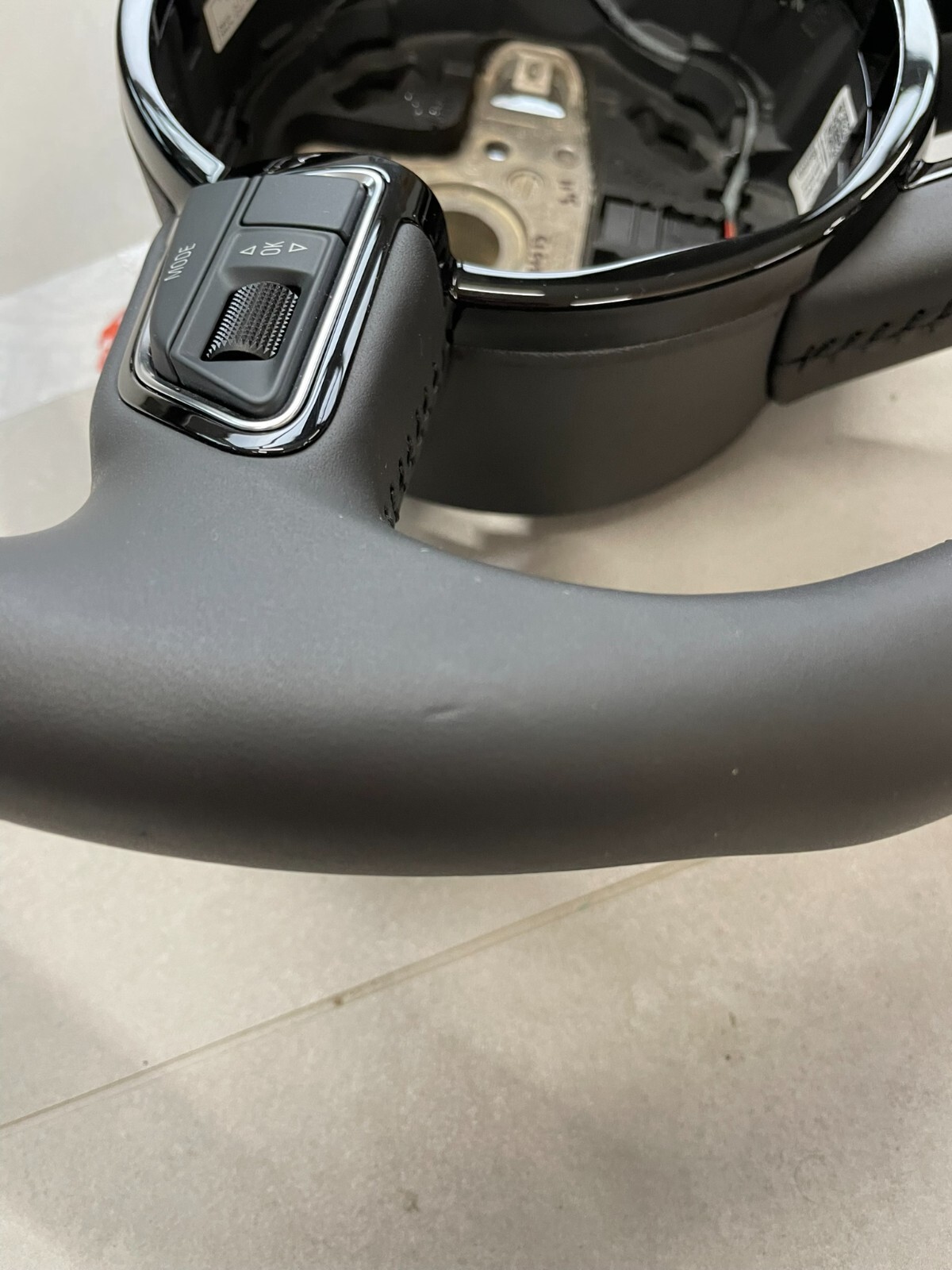 AUDI Q3 MULTIFUNKTIONS SPORT LENKRAD LEDER 8U0419091G ORIG.Fast Neu d v Test Car - Obrázek 13