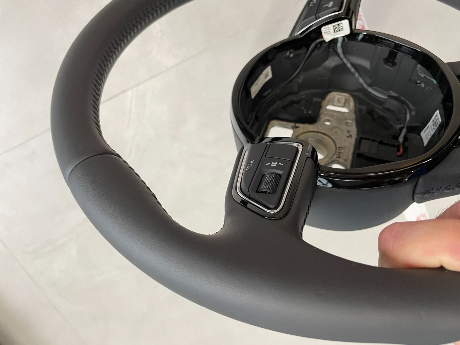 AUDI Q3 MULTIFUNKTIONS SPORT LENKRAD LEDER 8U0419091G ORIG.Fast Neu d v Test Car - Obrázek 23