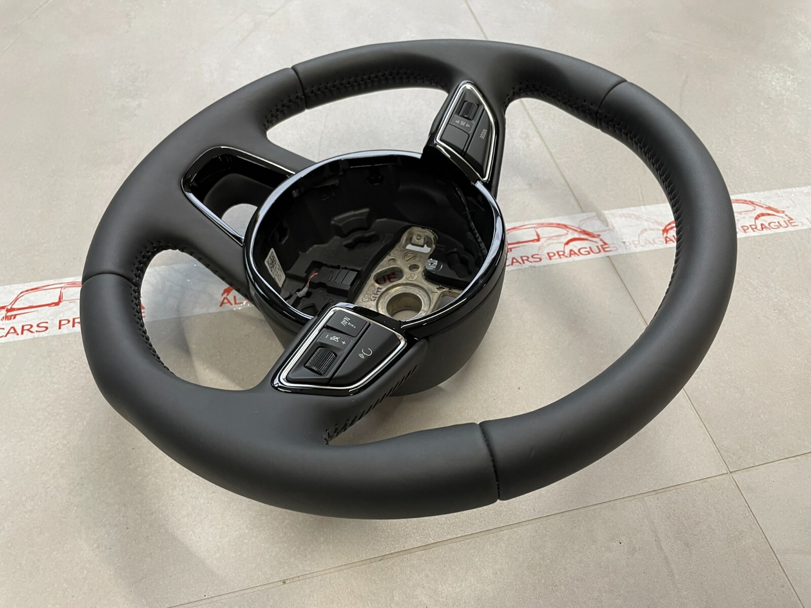AUDI Q3 MULTIFUNKTIONS SPORT LENKRAD LEDER 8U0419091G ORIG.Fast Neu d v Test Car - Obrázek 6