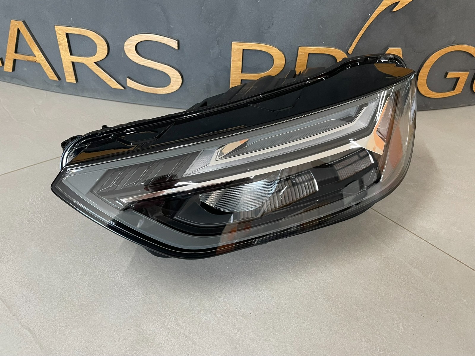 AUDI Q5 LED LINKS FRONTSCHEINWERFER 80A941033F SCHEINWERFER HEADLIGHT ORIG.NEU!!