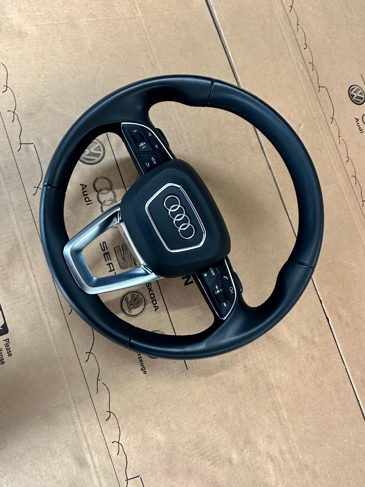 AUDI Q5 LEDER LENKRAD 80A419091BC MIT AIRBAG. - Obrázek 20