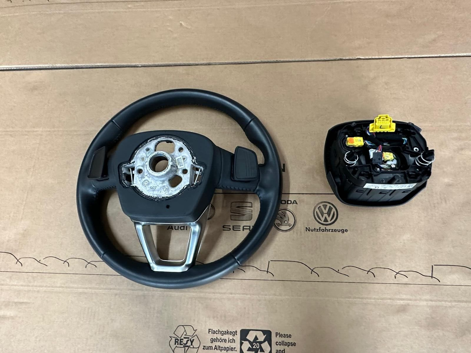 AUDI Q5 LEDER LENKRAD 80A419091BC MIT AIRBAG. - Obrázek 5