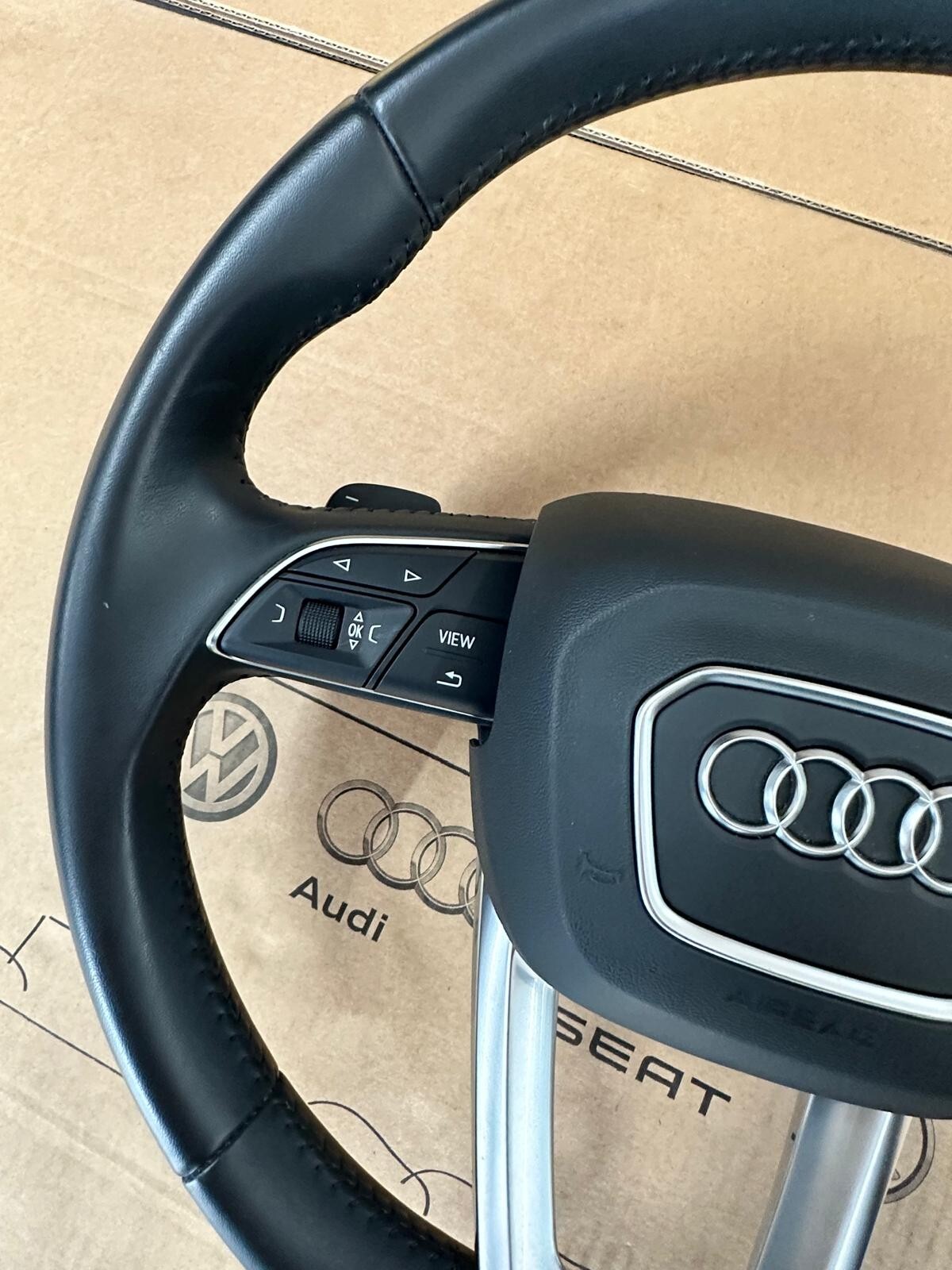 AUDI Q5 LEDER LENKRAD 80A419091BC MIT AIRBAG. - Obrázek 8