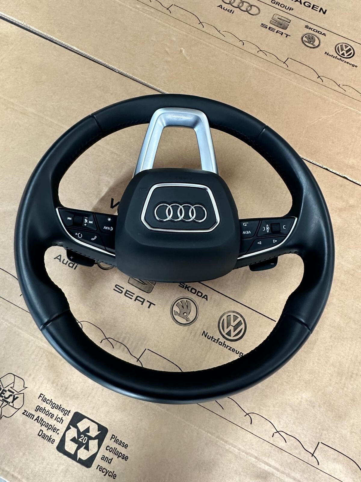 AUDI Q5 LEDER LENKRAD 80A419091BC MIT AIRBAG. - Obrázek 9