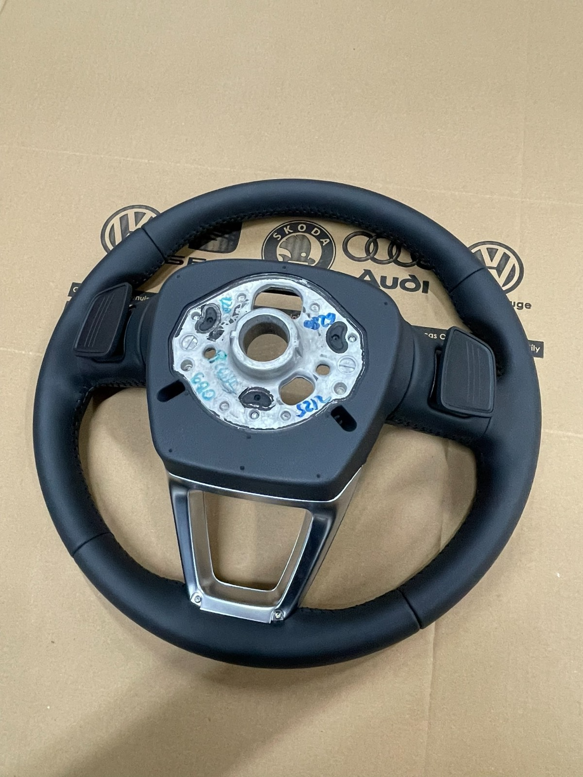 AUDI Q5 Q7 Q8 SPORT MULTIFUNKTION SCHALTWIPPEN LENKRAD SCHWARZ 4M0419091M ORIG. - Obrázek 15