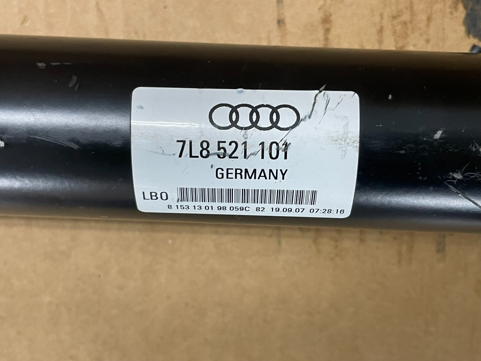 AUDI Q7 4L 4.2 TDI Q GETRIEBE KARDANWELLE KURZ 7L8521101 = 7L8521101A TEST CAR - Obrázek 11