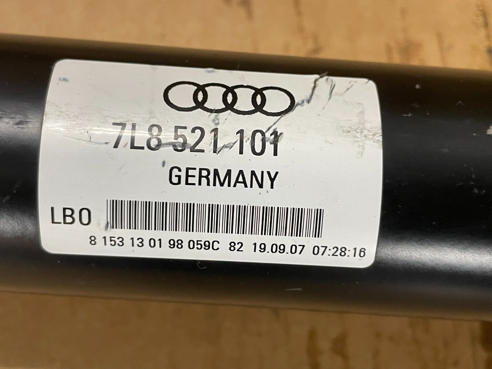 AUDI Q7 4L 4.2 TDI Q GETRIEBE KARDANWELLE KURZ 7L8521101 = 7L8521101A TEST CAR - Obrázek 3