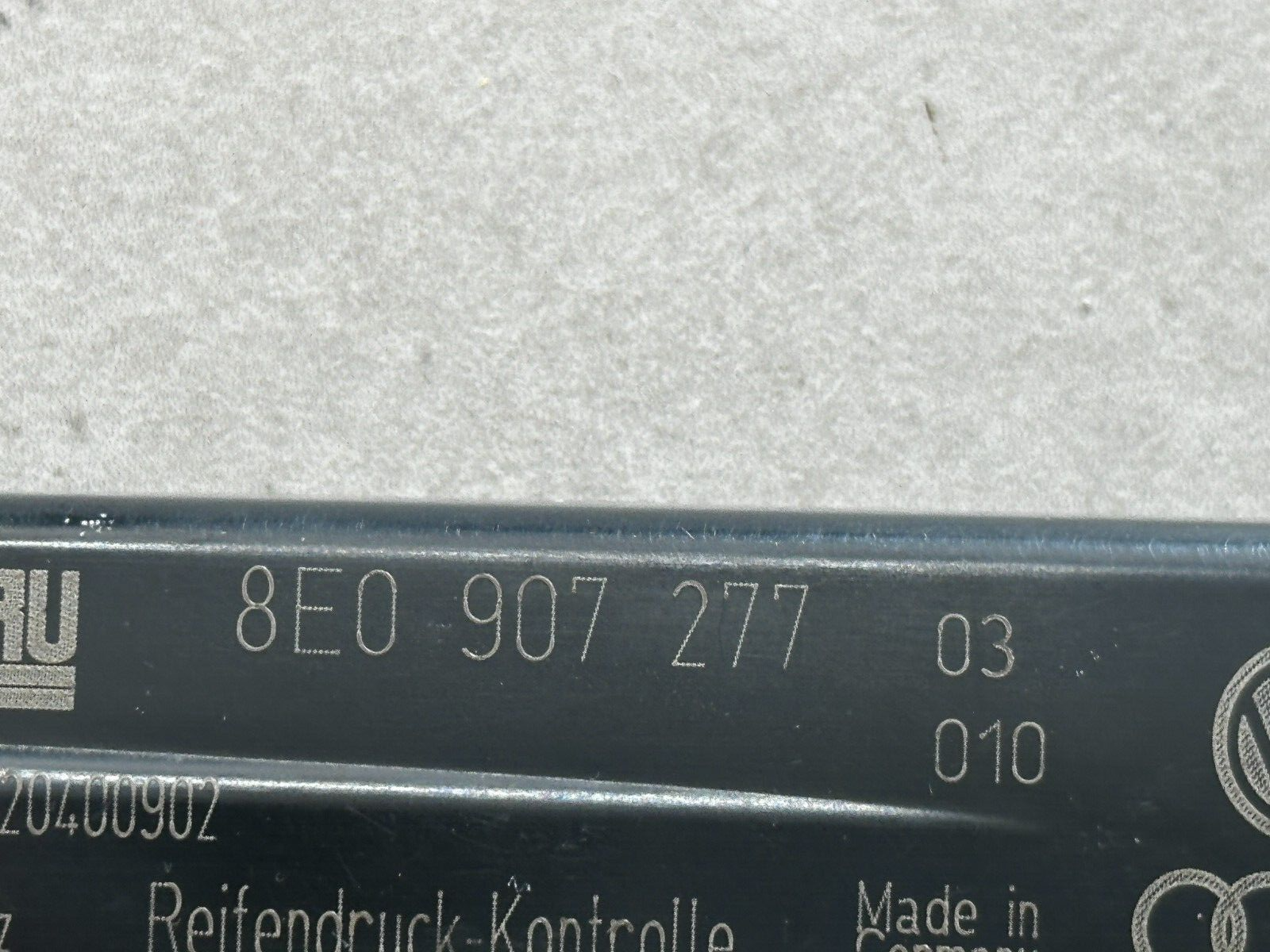 AUDI VW BENTLEY ANTENNE REIFENDRUCKKONTROLLE 8E0907277 Fast Neu dem vom Test Car - Obrázek 3