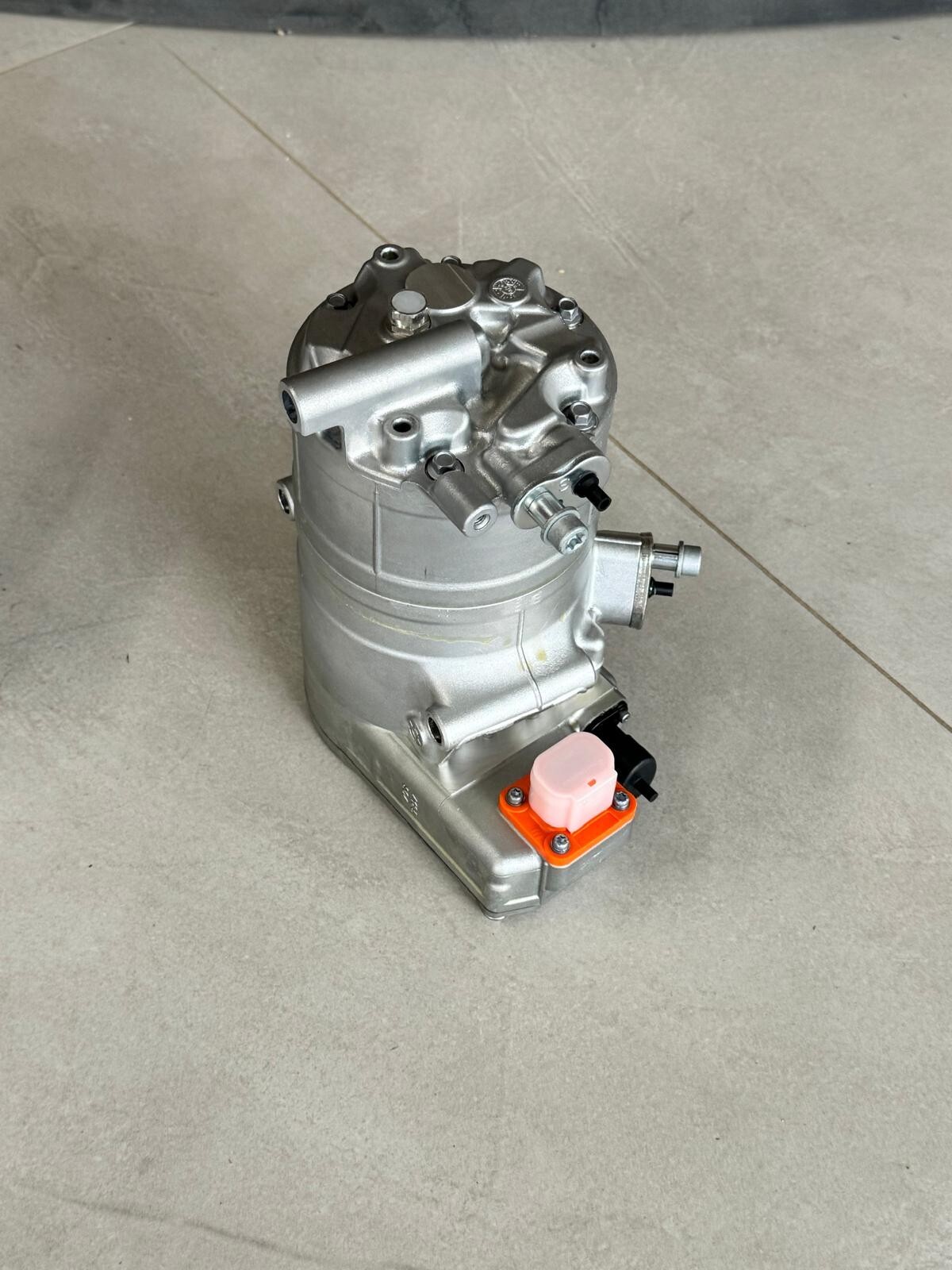 AUDI VW BENTLEY KLIMAKOMPRESSOR ELEKTRISCHER KLIMAKOMPRESSOR 4G0816797F ORIG.NEU - Obrázek 12