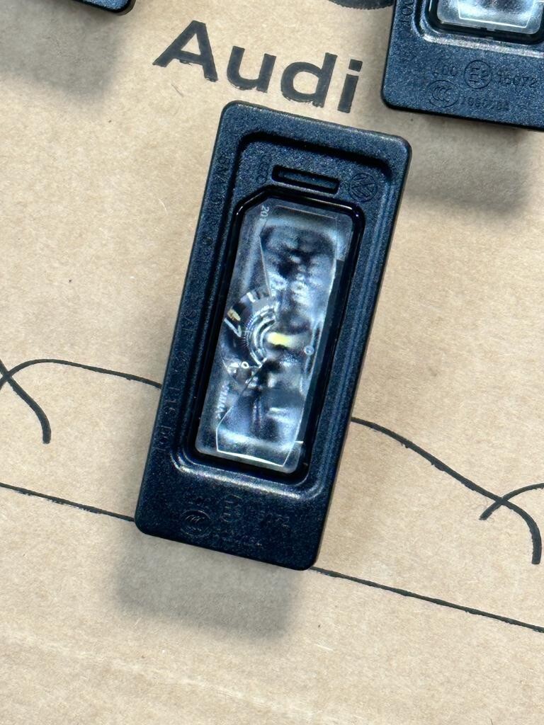 AUDI VW SKODA SEAT LED KENNZEICHEN LEUCHTE LED 5NA943021 - 5NA 943 021 ORIG.NEU! - Obrázek 9