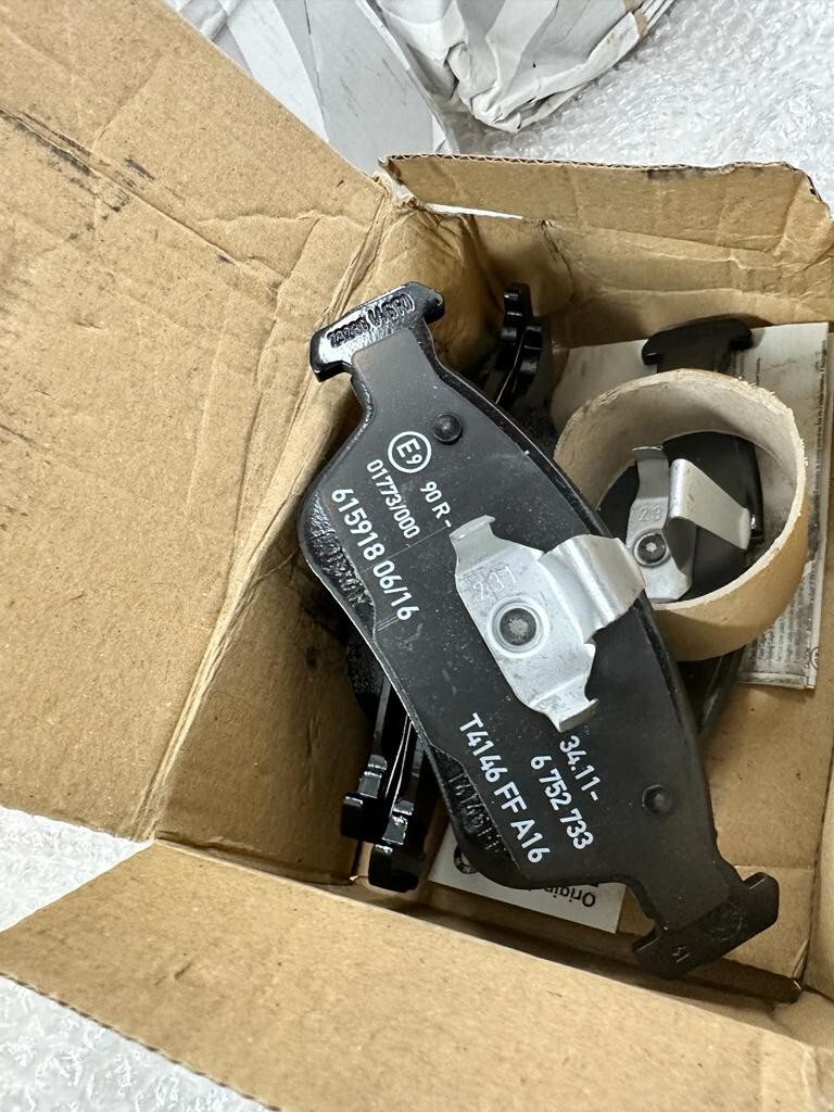 BMW BREMSBELÄGE VORN BMW E36,E46,Z3,Z4 BREMSBELÄGE 34116761242-34116761244 ORIG - Obrázek 6