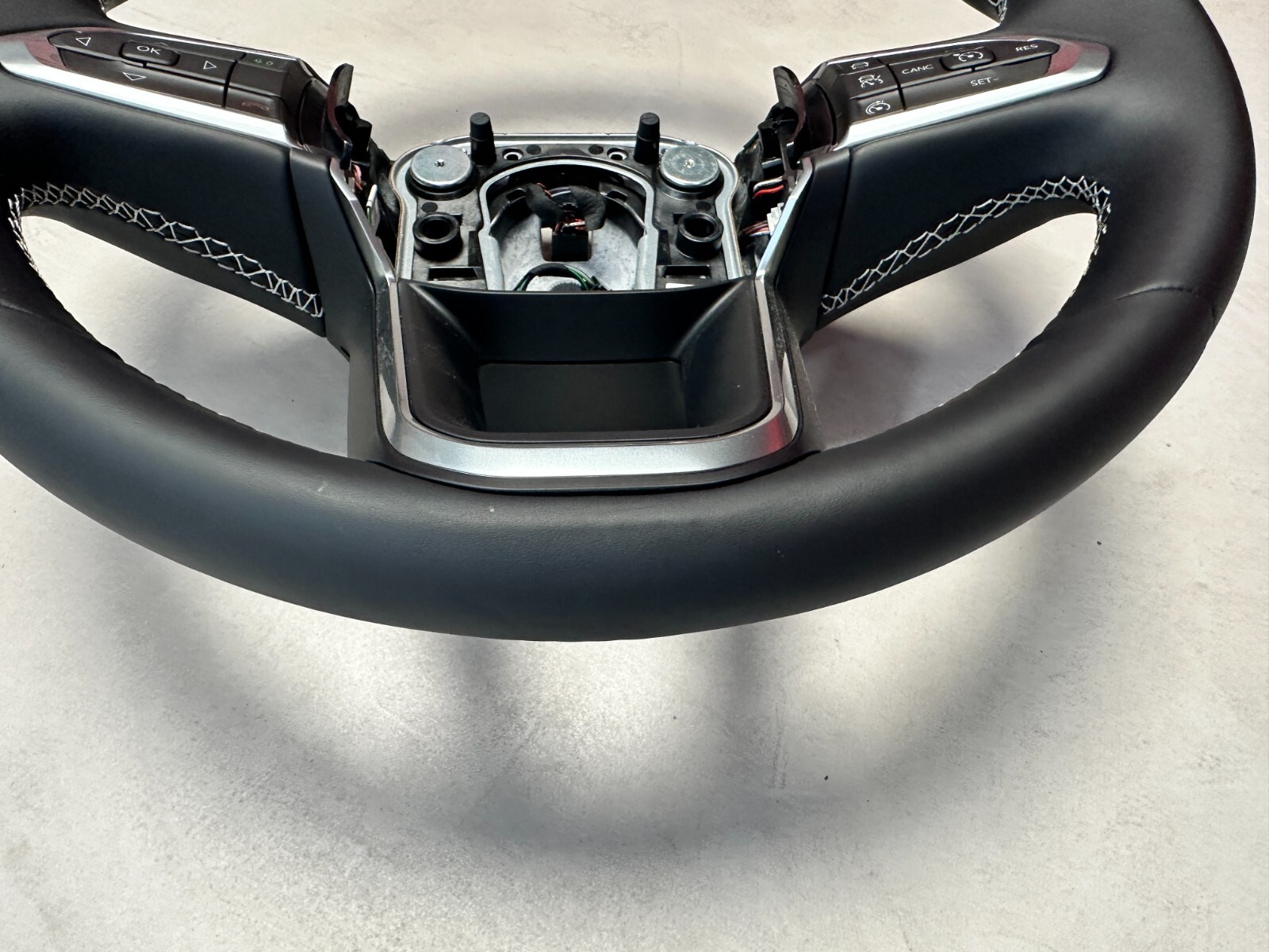 JEEP LENKRAD LEDER MULTINFUNKTION LEDERLENKRAD ORIGINAL NEU!!!! - Obrázek 5