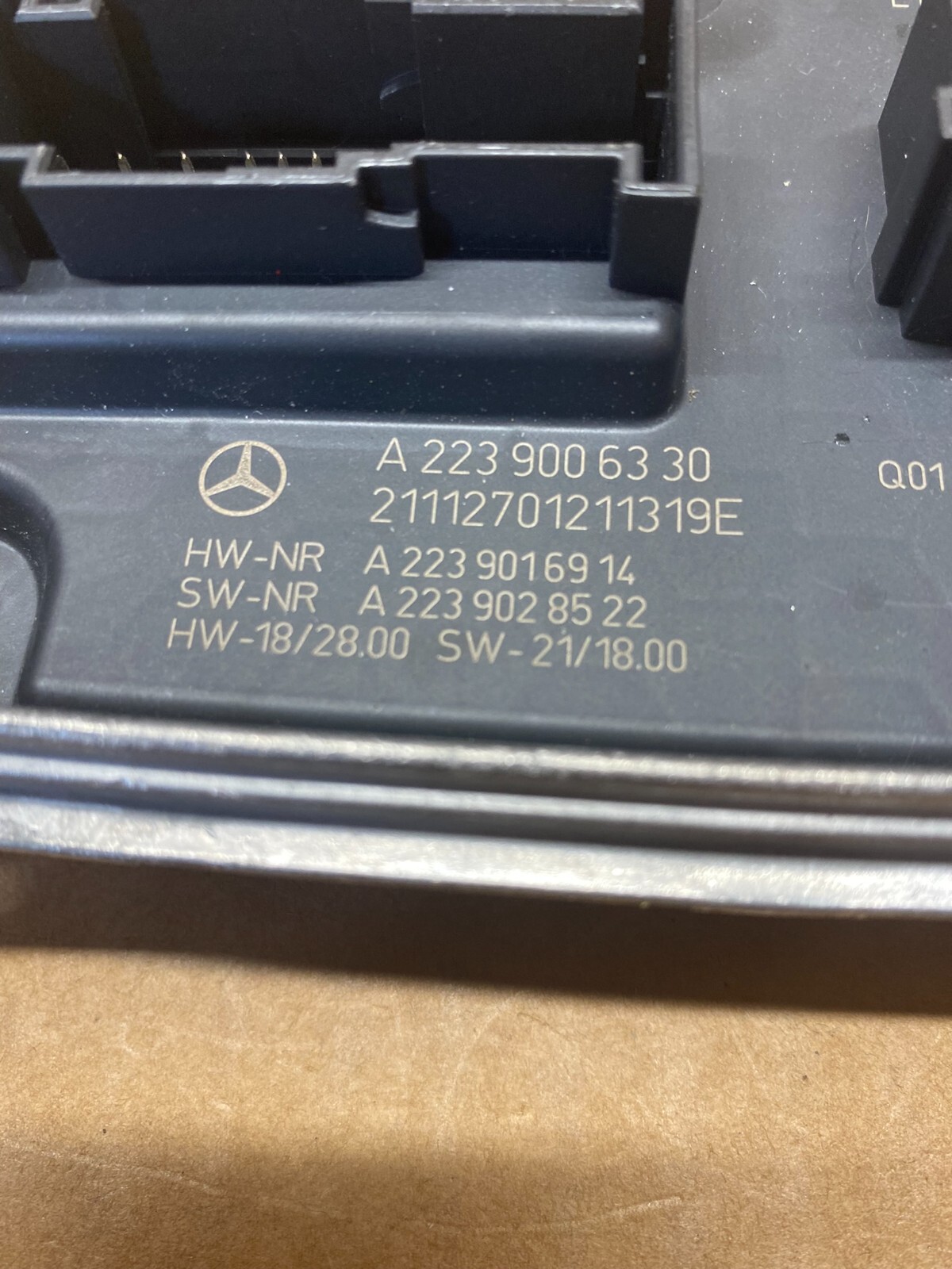 MERCEDES-BENZ SCHEINWERFER-STEUERMODUL A2239006330 ORIG.NEU - Obrázek 3