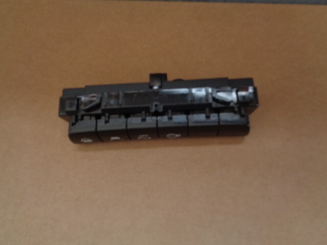 MERCEDES C GLC PDC SCHALTER A2059051751 Fast Neu Teil demont vom Test Wagen .... - Obrázek 6