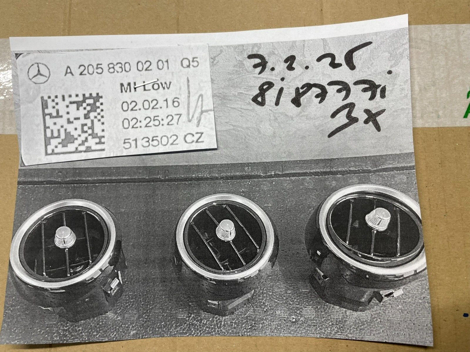 MERCEDES C KLASSE A205 LUFTAUSSTRÖMER ARMATURENBRETT A2058300201 MITTE FAST NEU - Obrázek 12