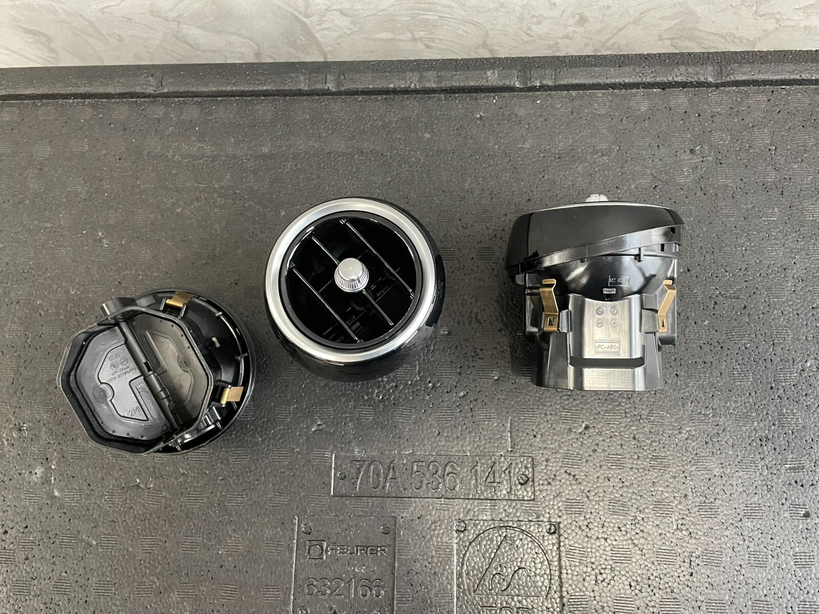 MERCEDES C KLASSE A205 LUFTAUSSTRÖMER ARMATURENBRETT A2058300201 MITTE FAST NEU - Obrázek 5