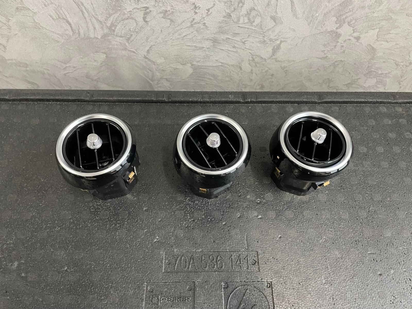 MERCEDES C KLASSE A205 LUFTAUSSTRÖMER ARMATURENBRETT A2058300201 MITTE FAST NEU - Obrázek 7