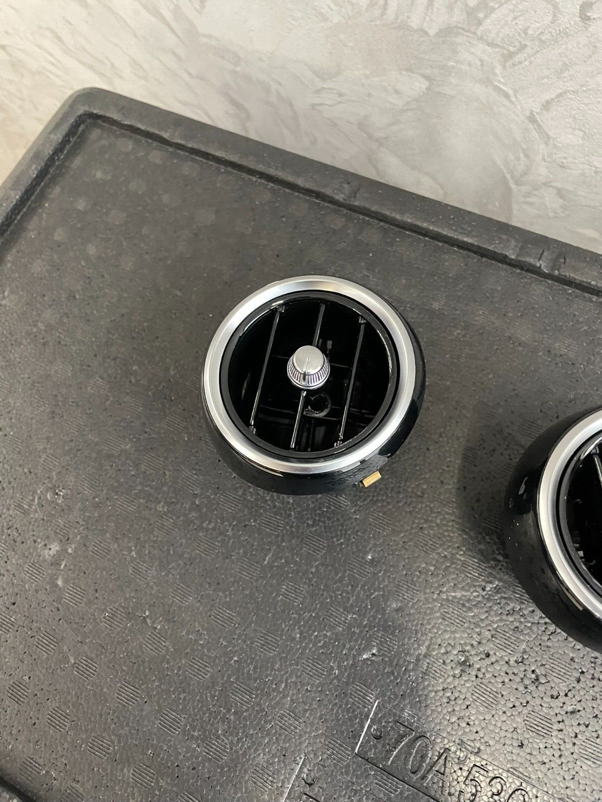 MERCEDES C KLASSE A205 LUFTAUSSTRÖMER ARMATURENBRETT A2058300201 MITTE FAST NEU - Obrázek 9