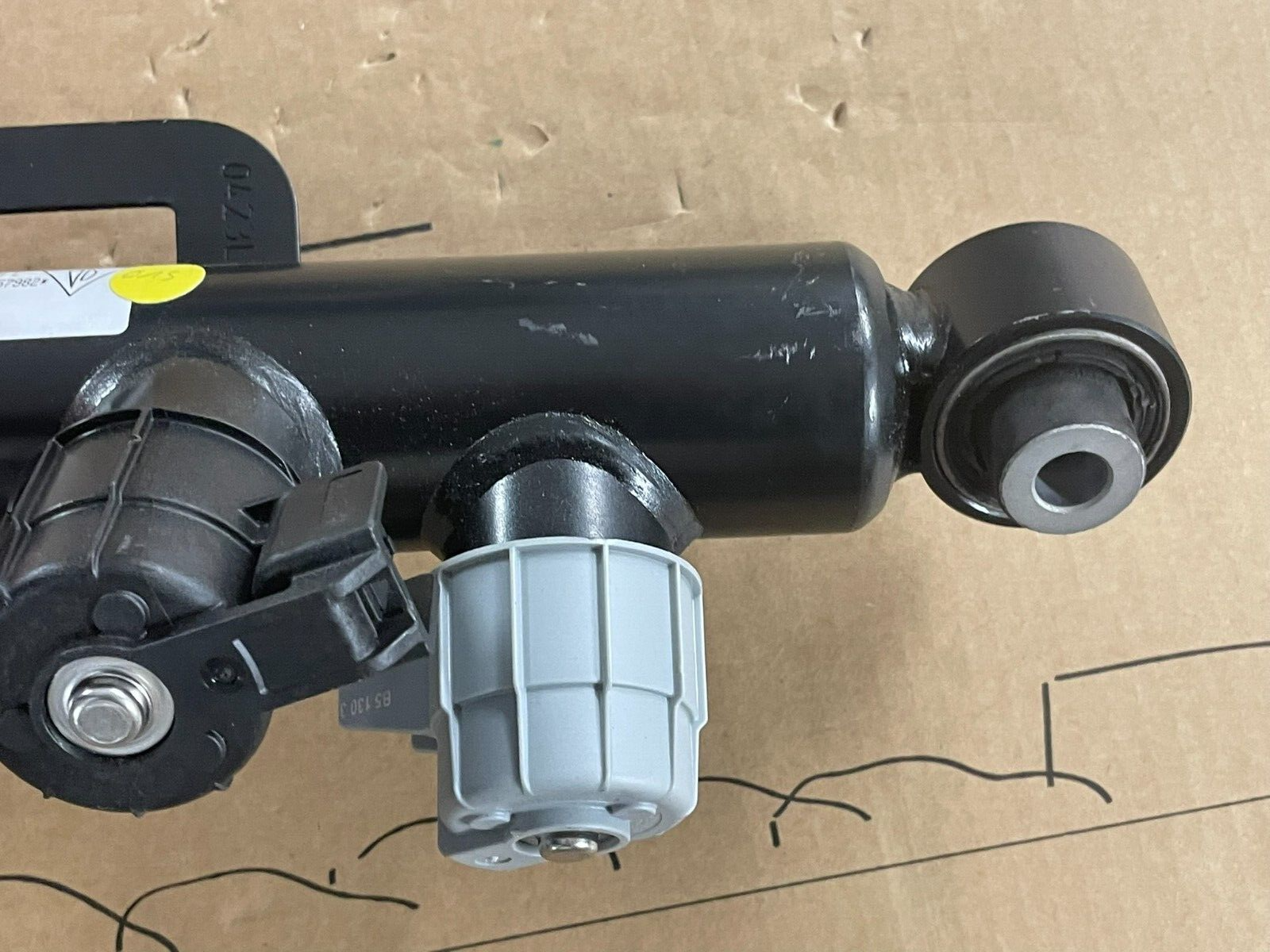 PORSCHE CAYENNE 9YA-2 STOSSDÄMPFER ELEKTRISCH HINTERACHSE LINKS 9Y0513027F NEU - Obrázek 13